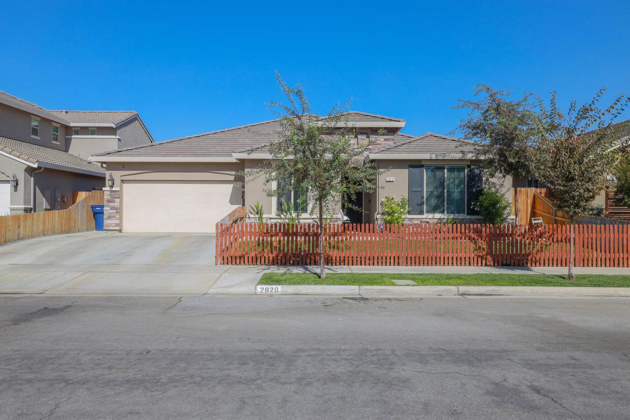 2820 Seaside Avenue - Photo 1