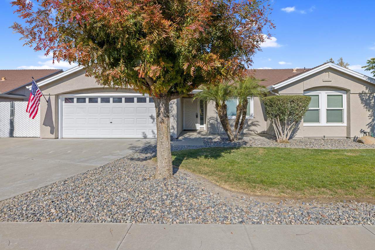 414 Julia Way - Photo 1
