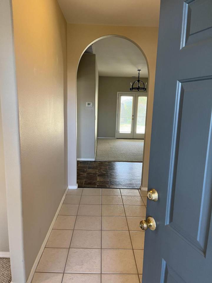 207 Aspen Avenue - Photo 1