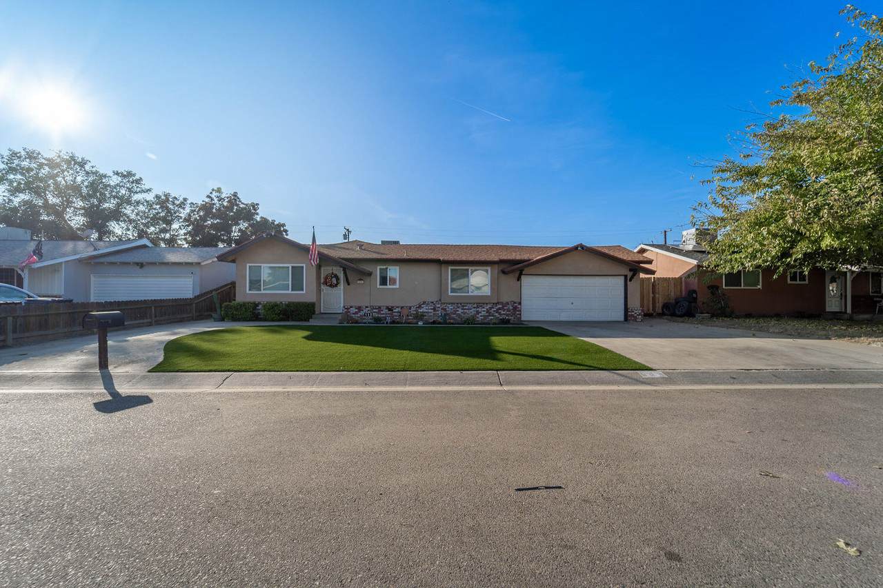 869 Silva Street - Photo 1