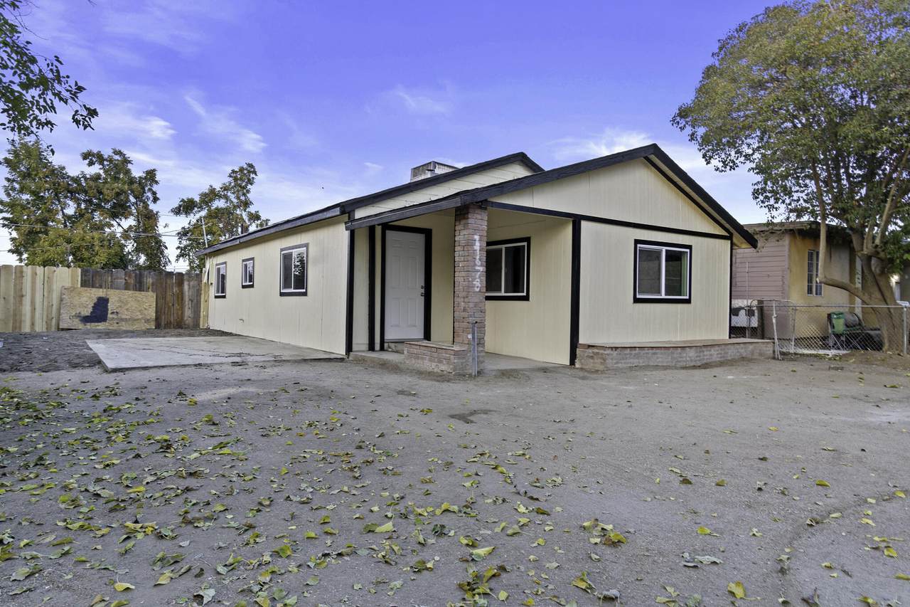 19678 Vista Avenue - Photo 1