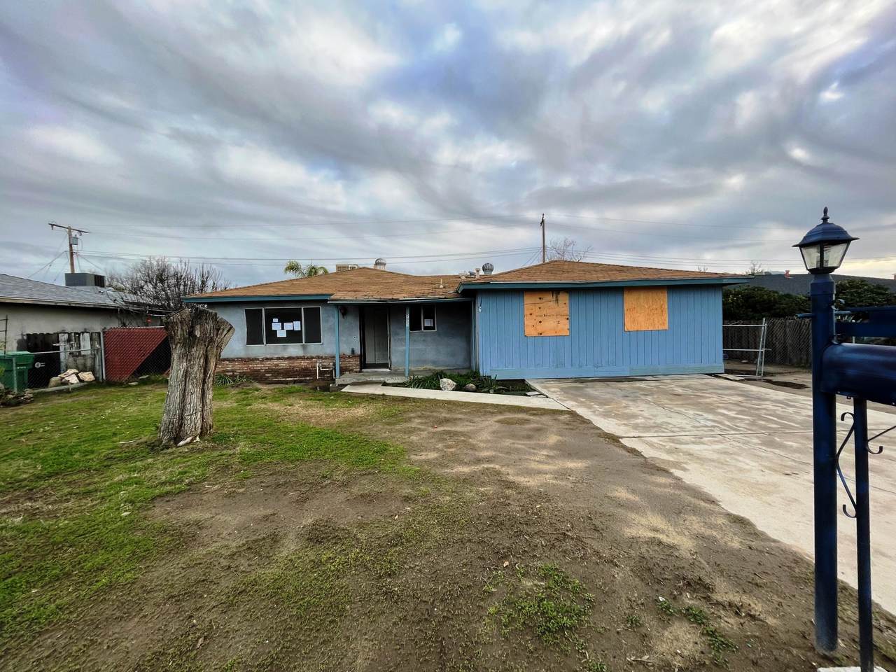 2033 Morton Avenue - Photo 1
