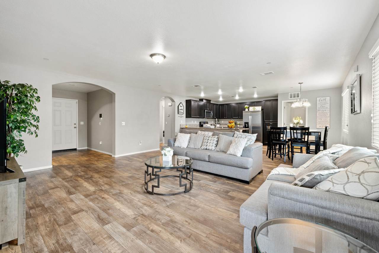 838 Perez Avenue - Photo 1