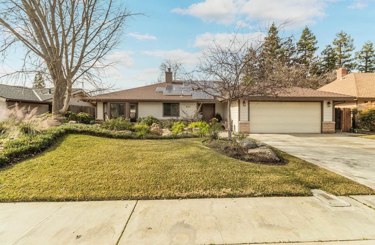225 Oak Drive - Photo 1
