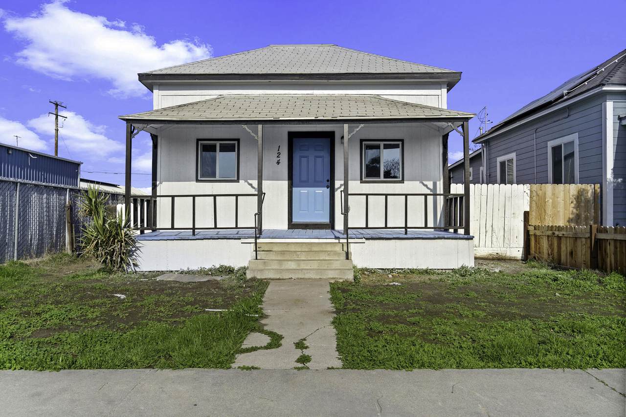 124 4th Street - Photo 1