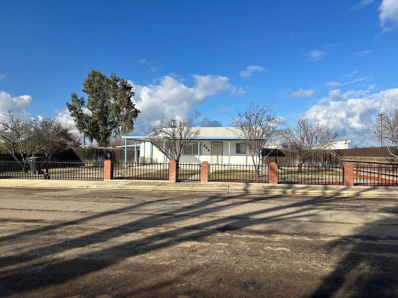 656 Bradbury Avenue - Photo 1