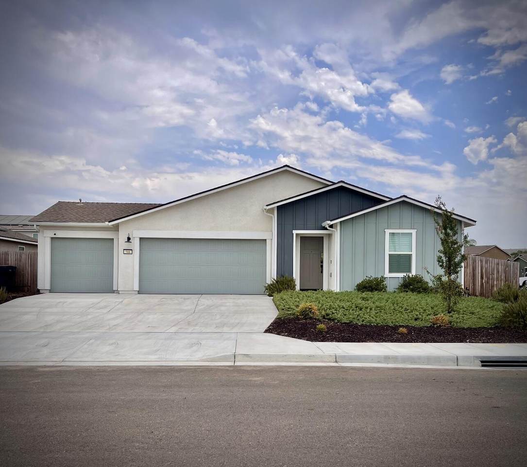 566 Shadow Creek Ct - Photo 1