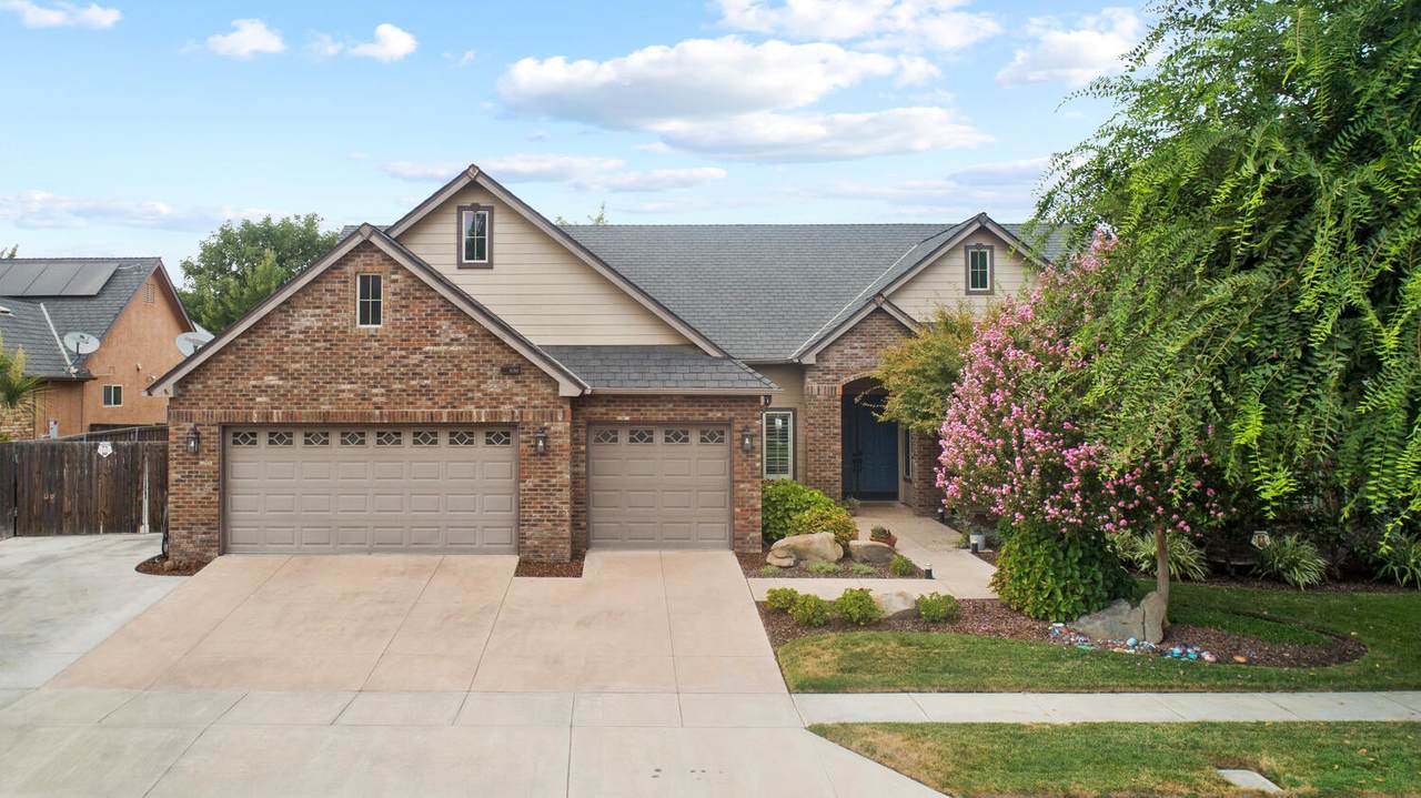 6710 Damsen Avenue - Photo 1