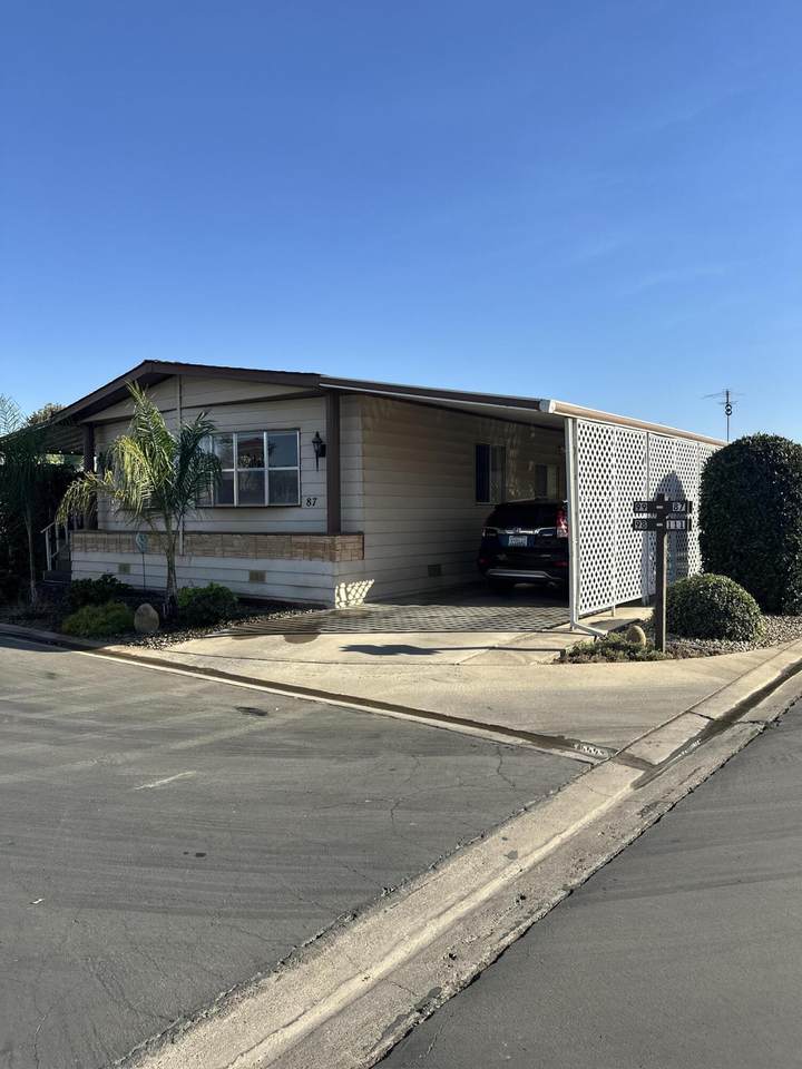 314-87 Albert Avenue - Photo 1