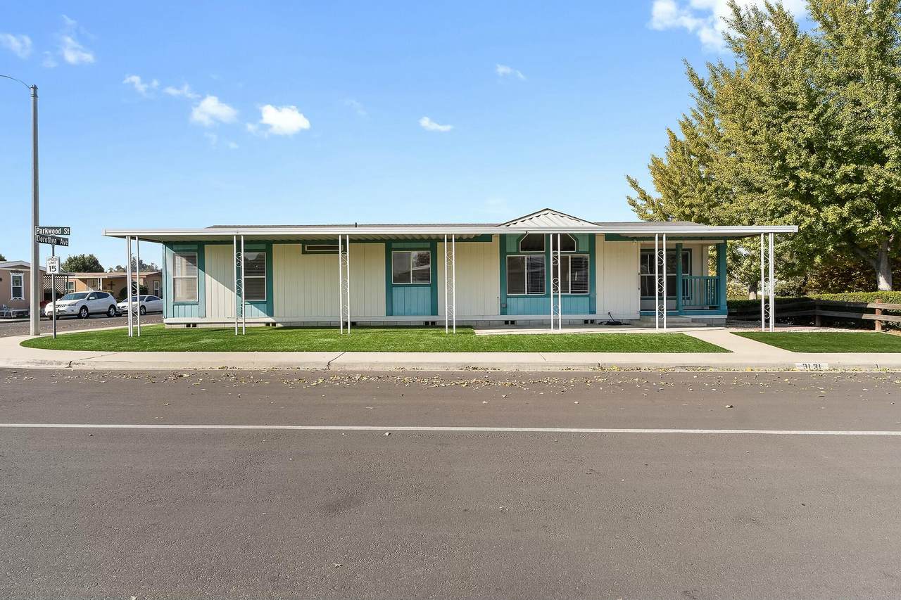 3131 Parkwood Street - Photo 1