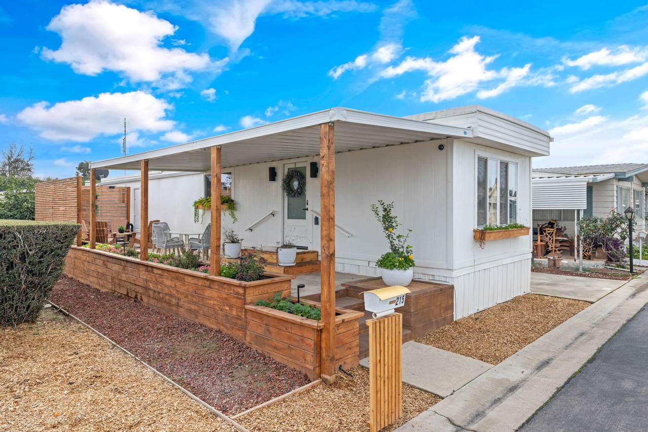 225-215 Akers Street - Photo 1