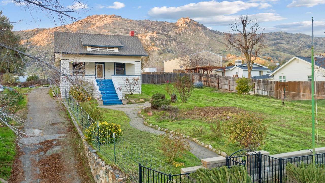 35588 Hwy 190 - Photo 1