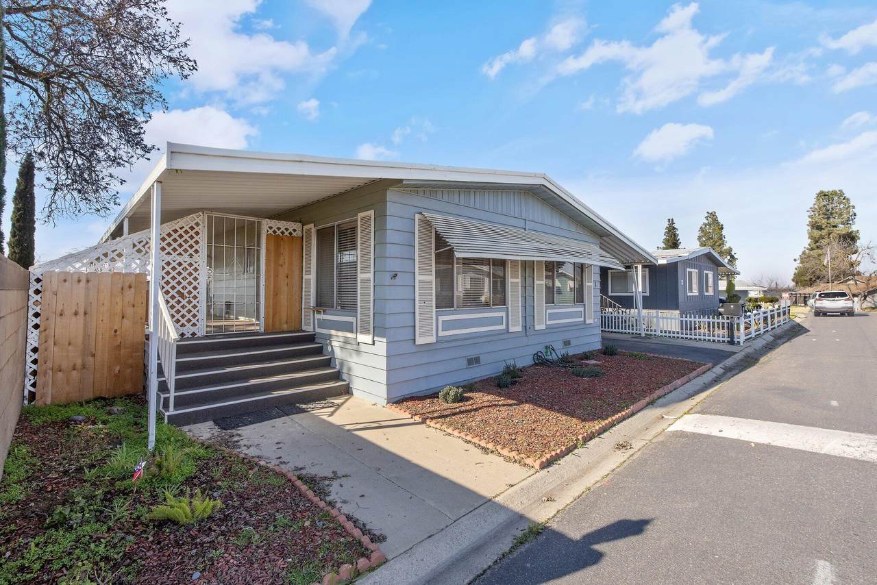 860-1 Grangeville Boulevard - Photo 1