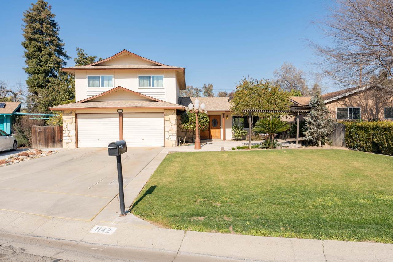 1142 Princeton Avenue - Photo 1