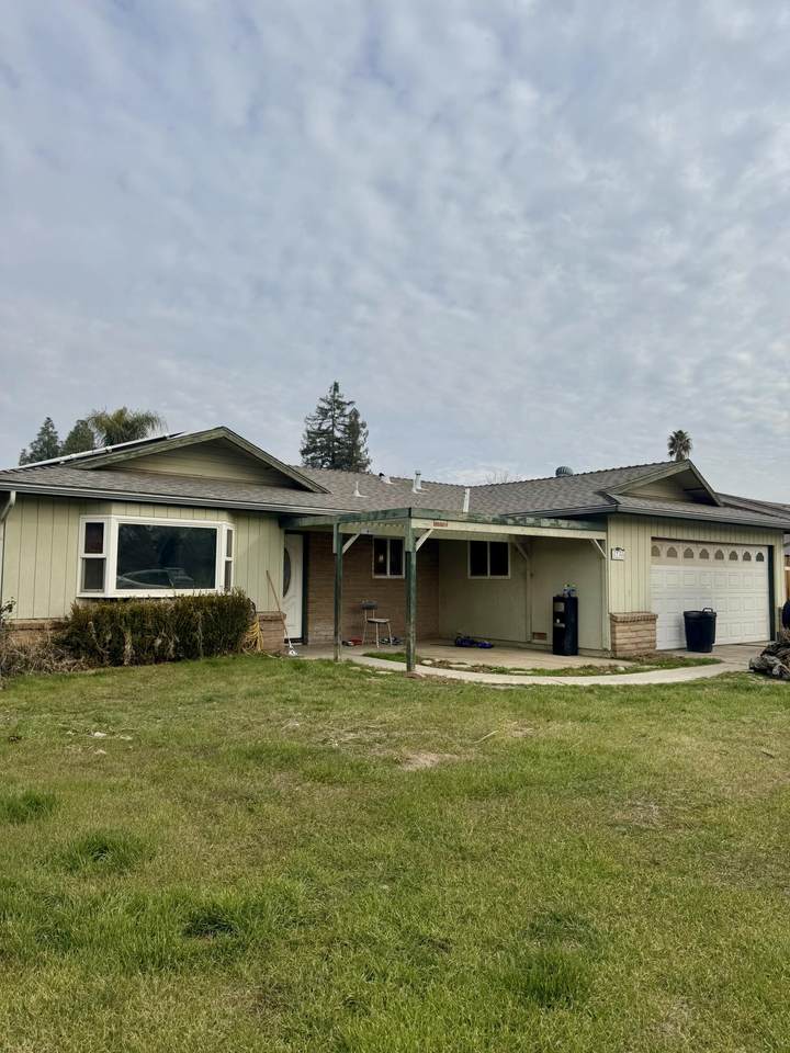 1730 Kanai Avenue - Photo 1