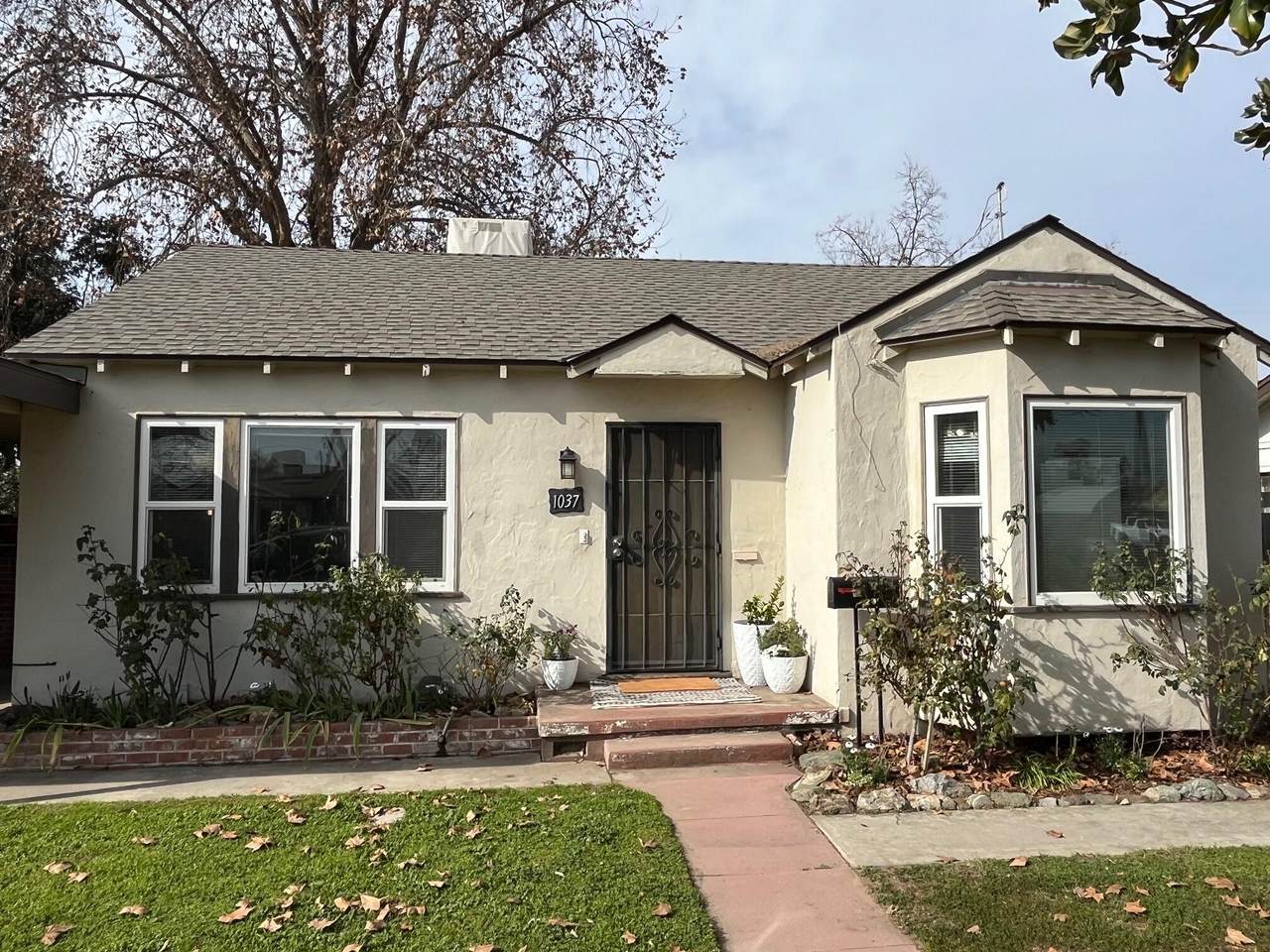 1037 Highland Street - Photo 1