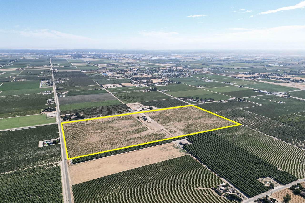 723 Adams Avenue - Photo 1