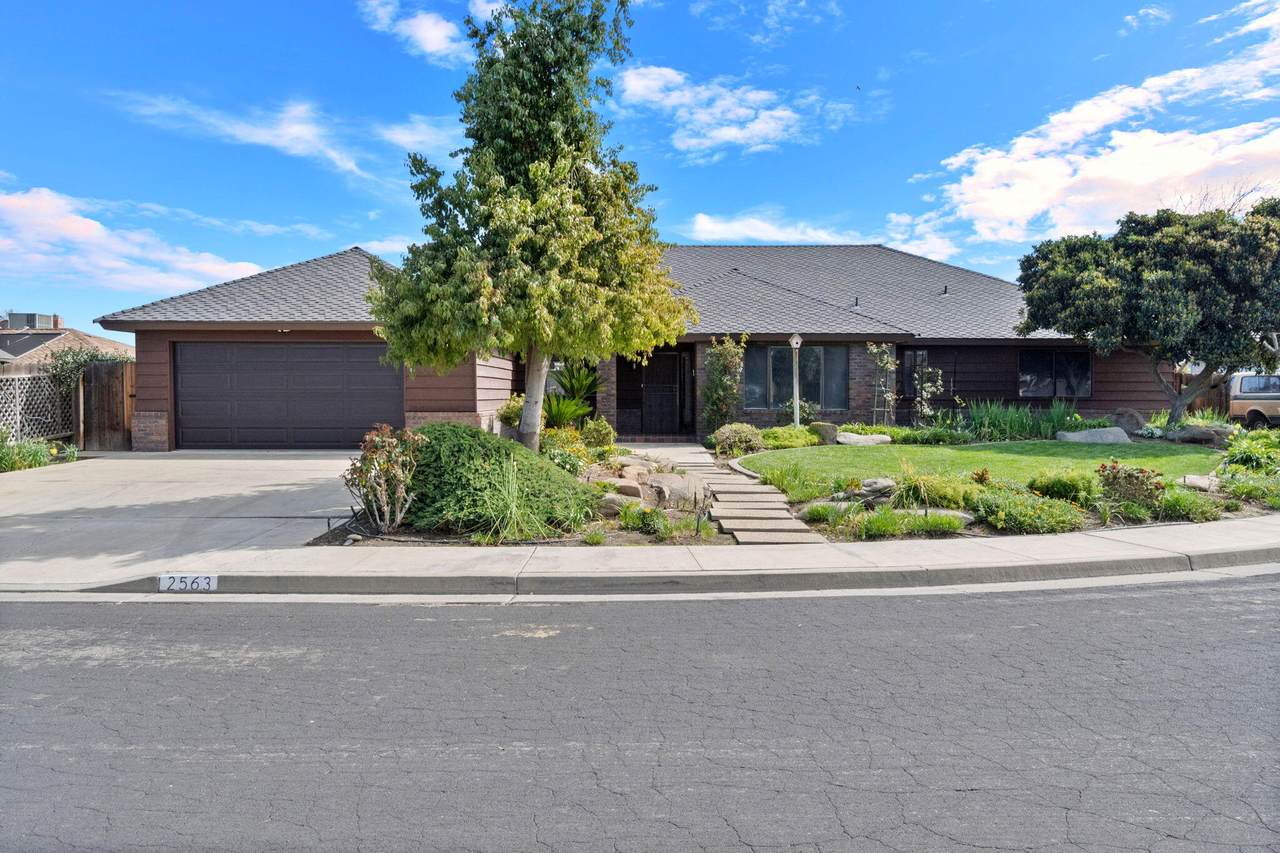 2563 Spruce Court - Photo 1