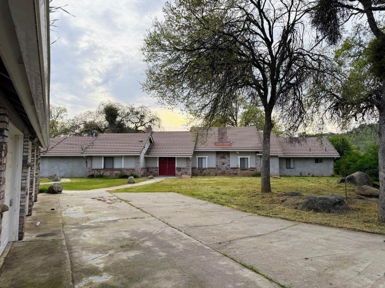 47409 Thunderhill Lane - Photo 1