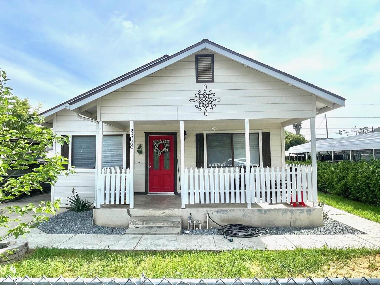 308 Visalia Road - Photo 1