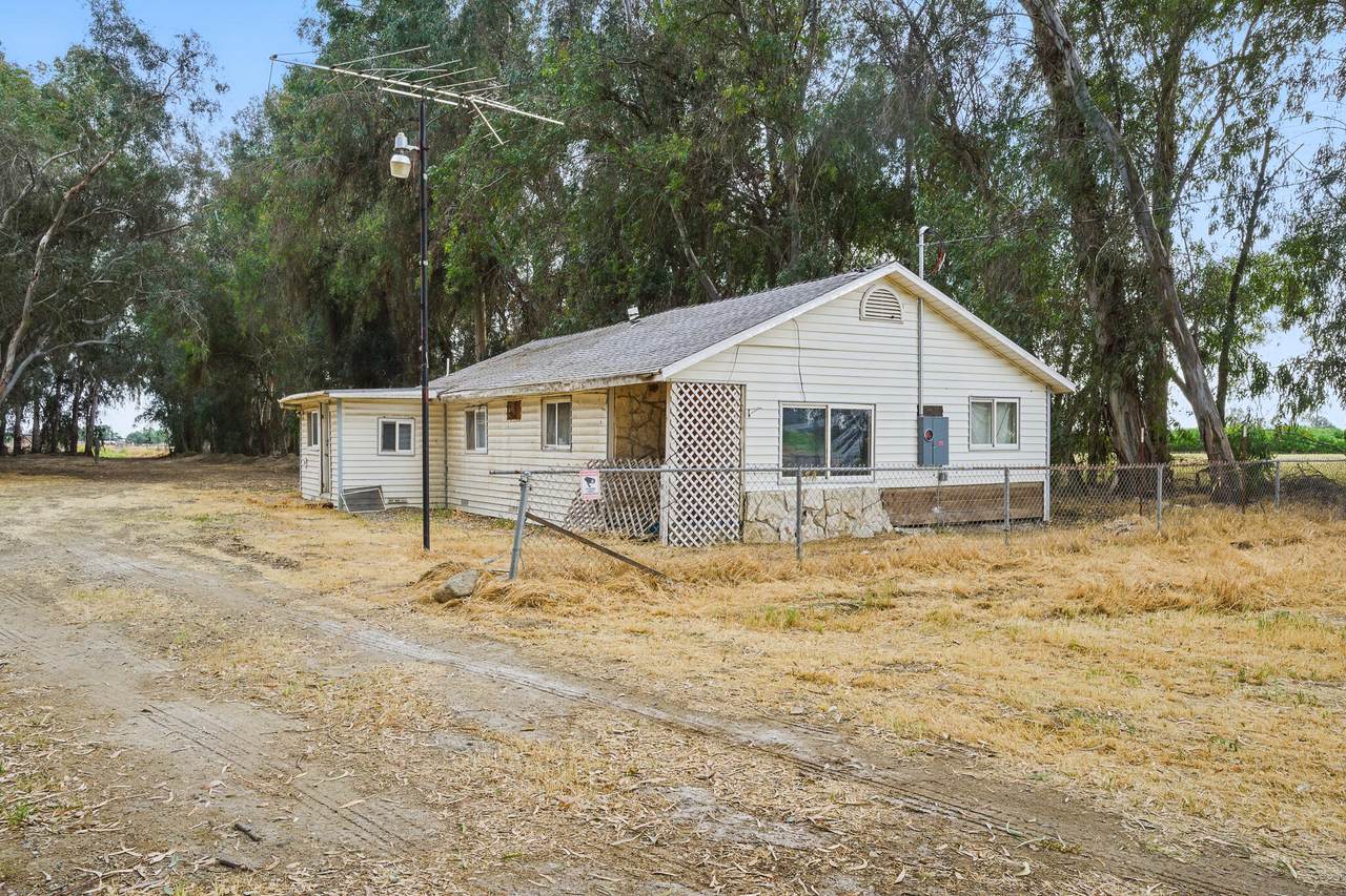 23559 Fremont Avenue - Photo 1