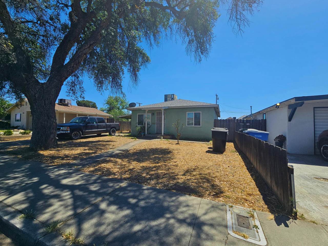415 Florinda Street - Photo 1