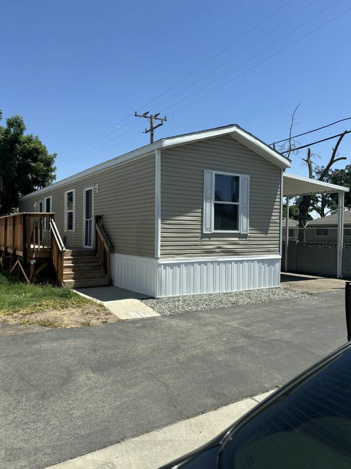 820-80 Chinowth Road - Photo 1