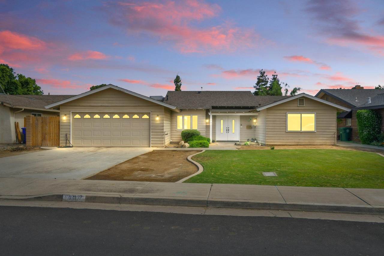 707 Pine Street - Photo 1