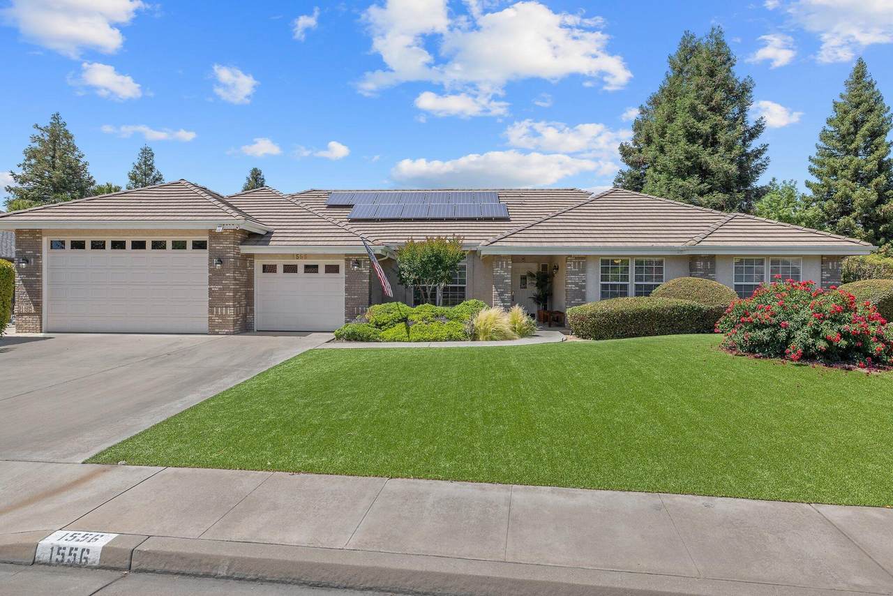 1556 Paradise Avenue - Photo 1