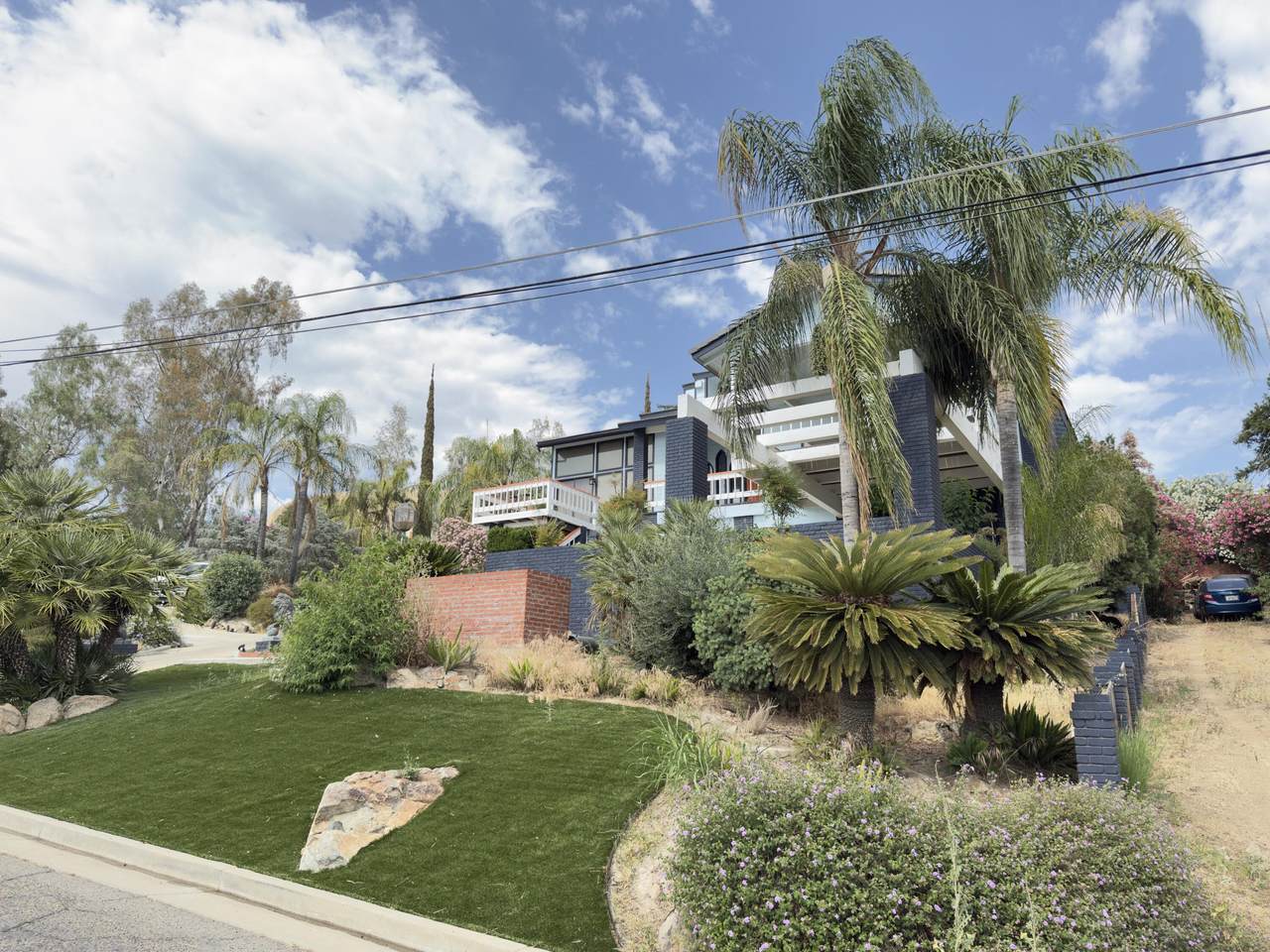1070 Highland Drive - Photo 1