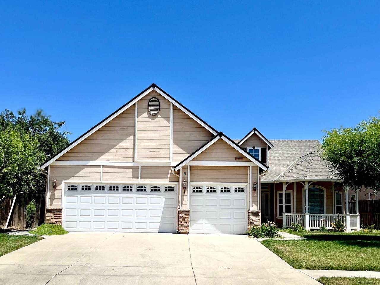 2570 Trapper Springs Avenue - Photo 1