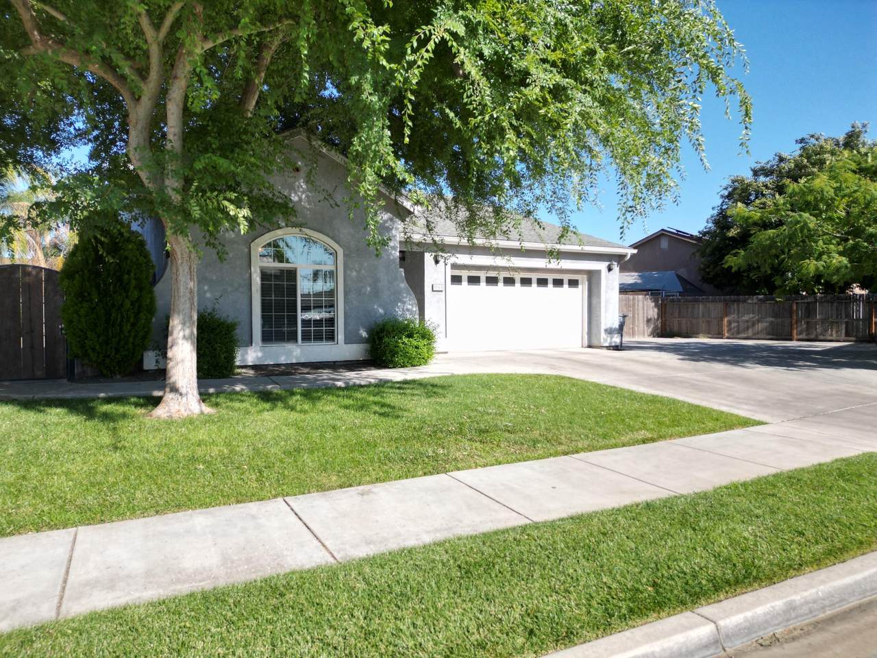 1160 Hamlin Way - Photo 1