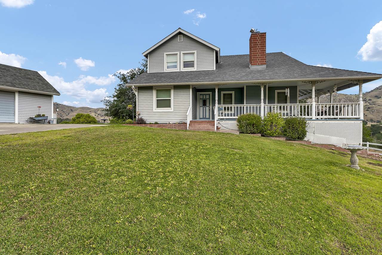 34194 Highway 190 - Photo 1