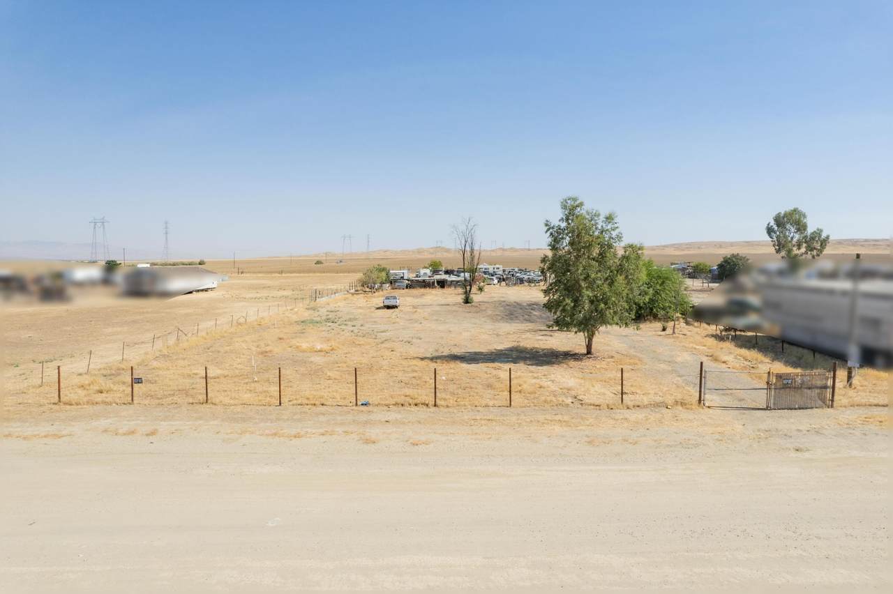 47930 Lost Hills Road - Photo 1