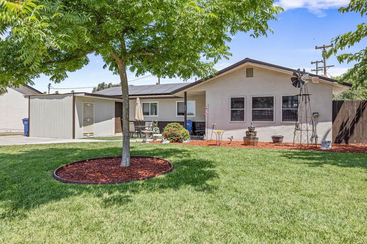 990 Linda Lane - Photo 1