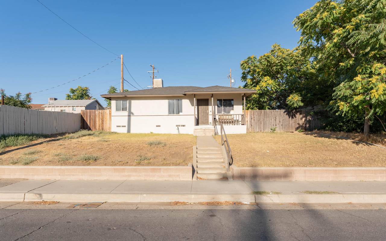 1905 Mt Vernon Avenue - Photo 1