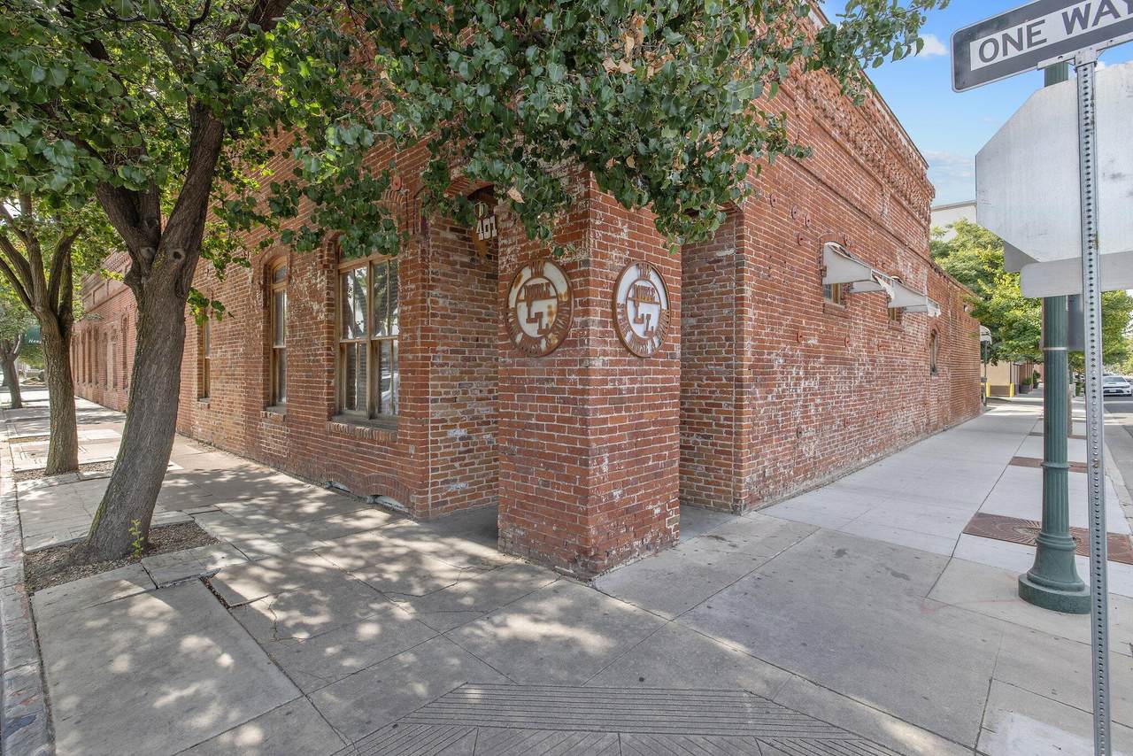 401 Center Avenue - Photo 1