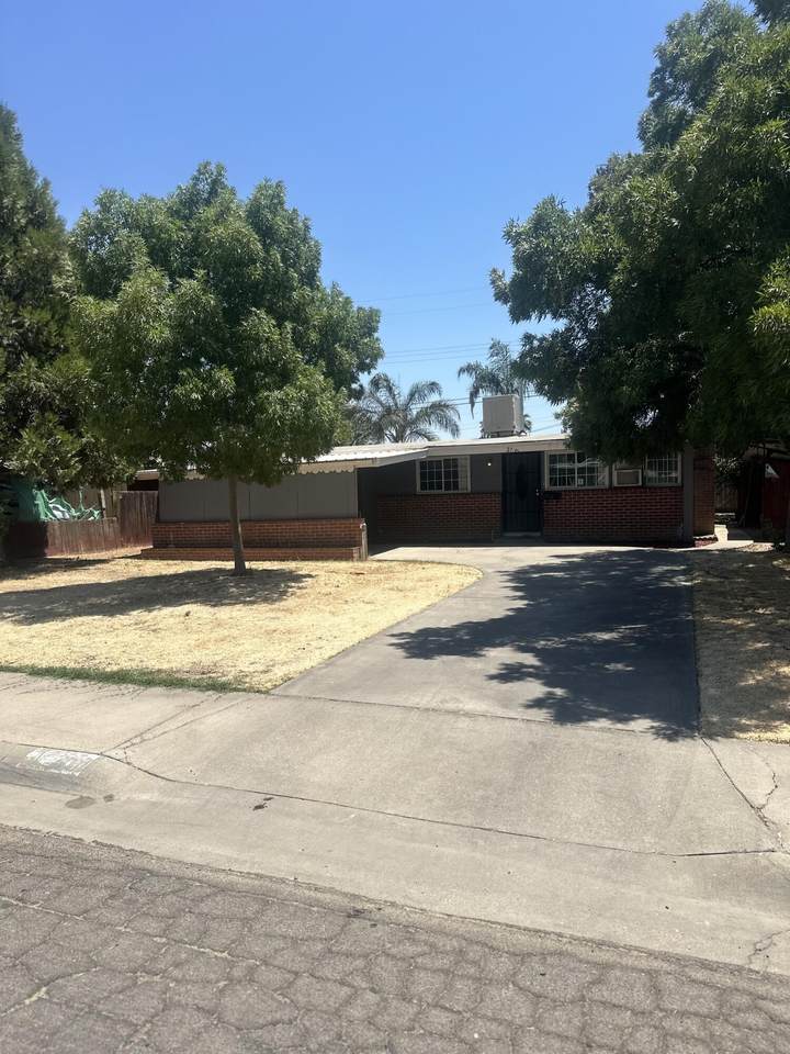 210 Plum Drive - Photo 1