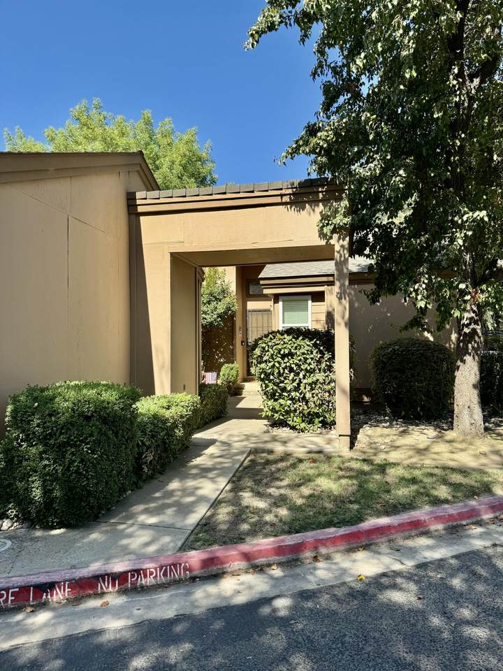 1233 Kent St Street - Photo 1
