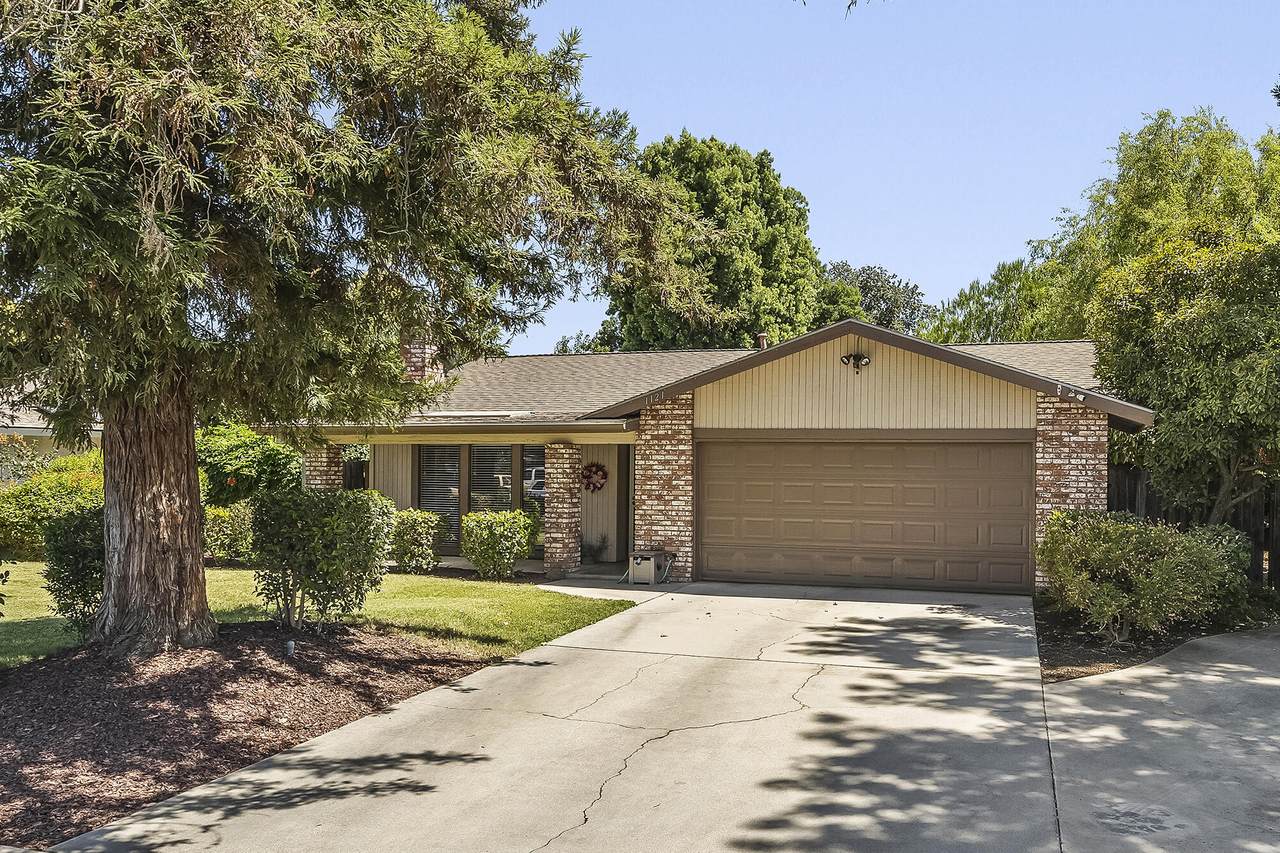 1121 Paradise Avenue - Photo 1