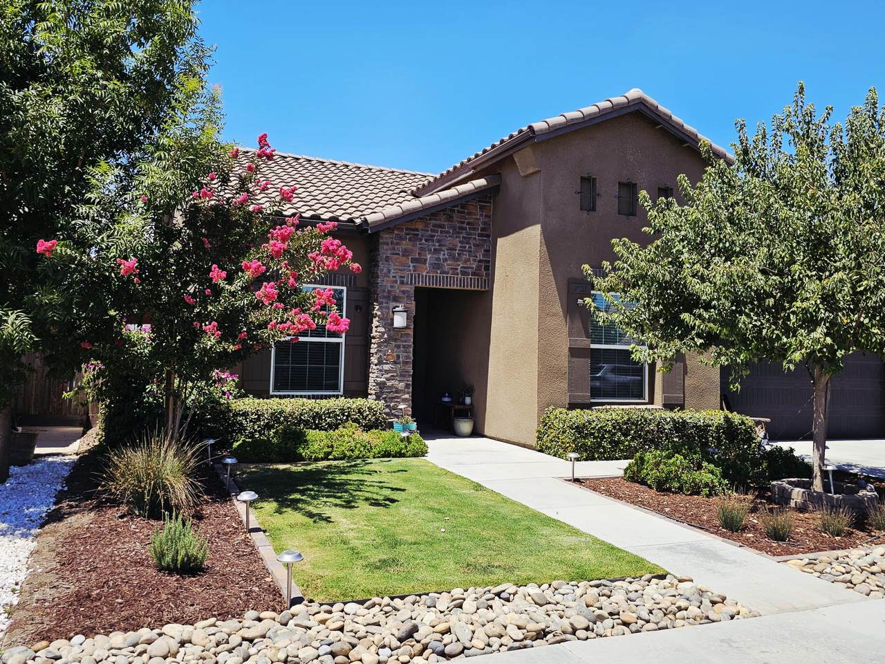 1021 Manzanita Street - Photo 1