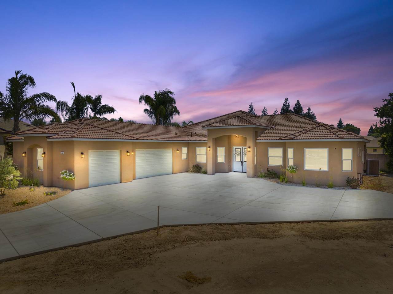 183 Oaks Court - Photo 1