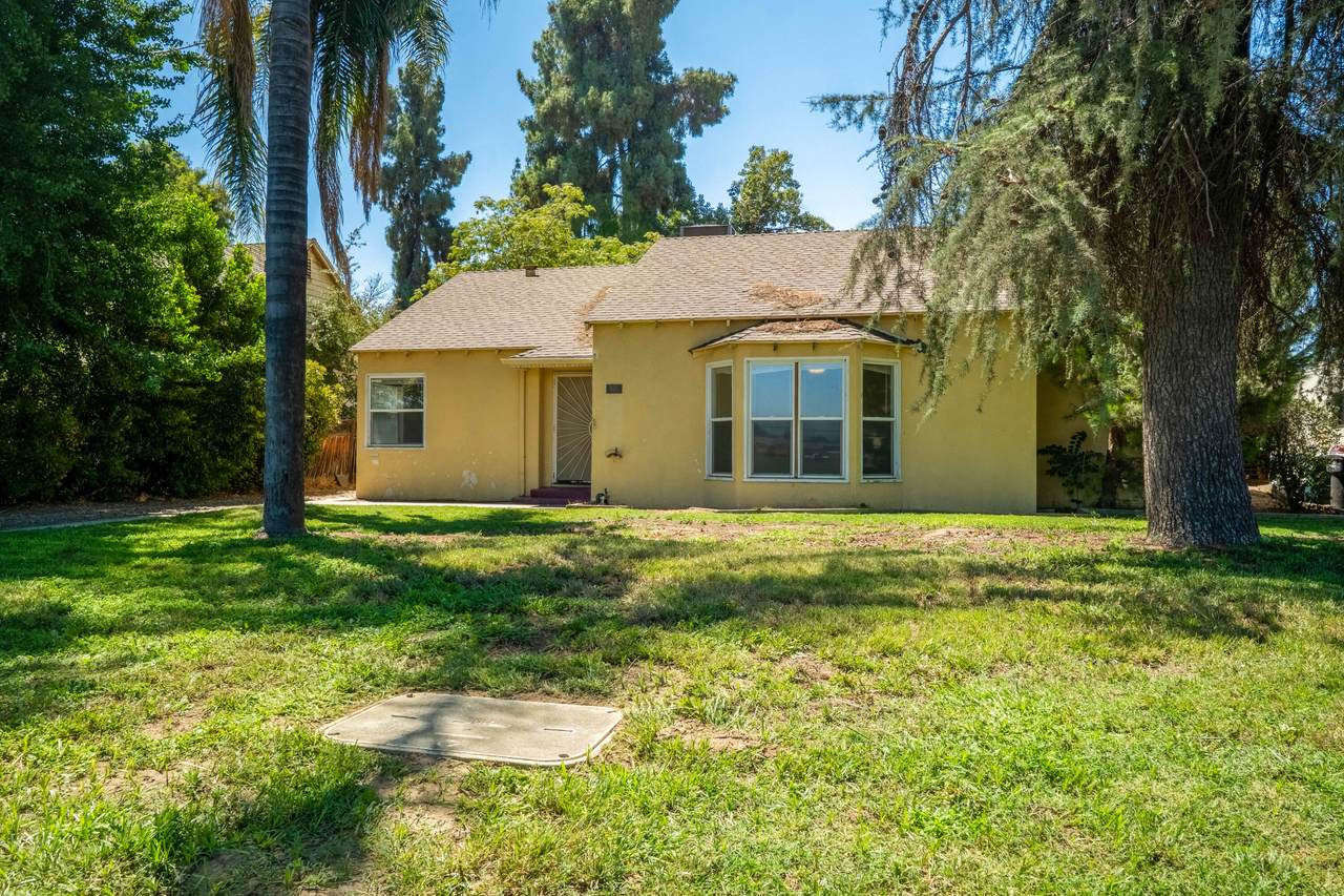 895 Cross Avenue - Photo 1