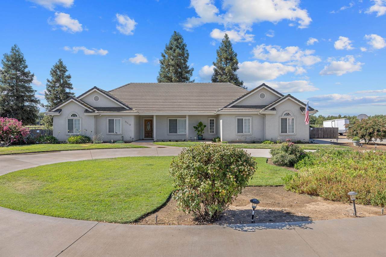 11543 Ave 388 - Photo 1