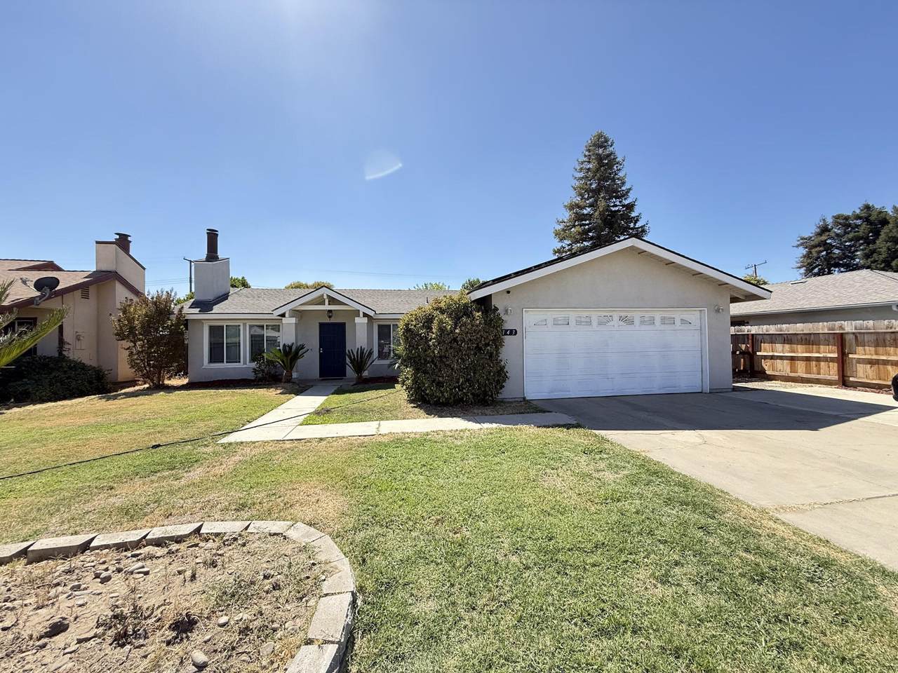 143 Simon Street - Photo 1