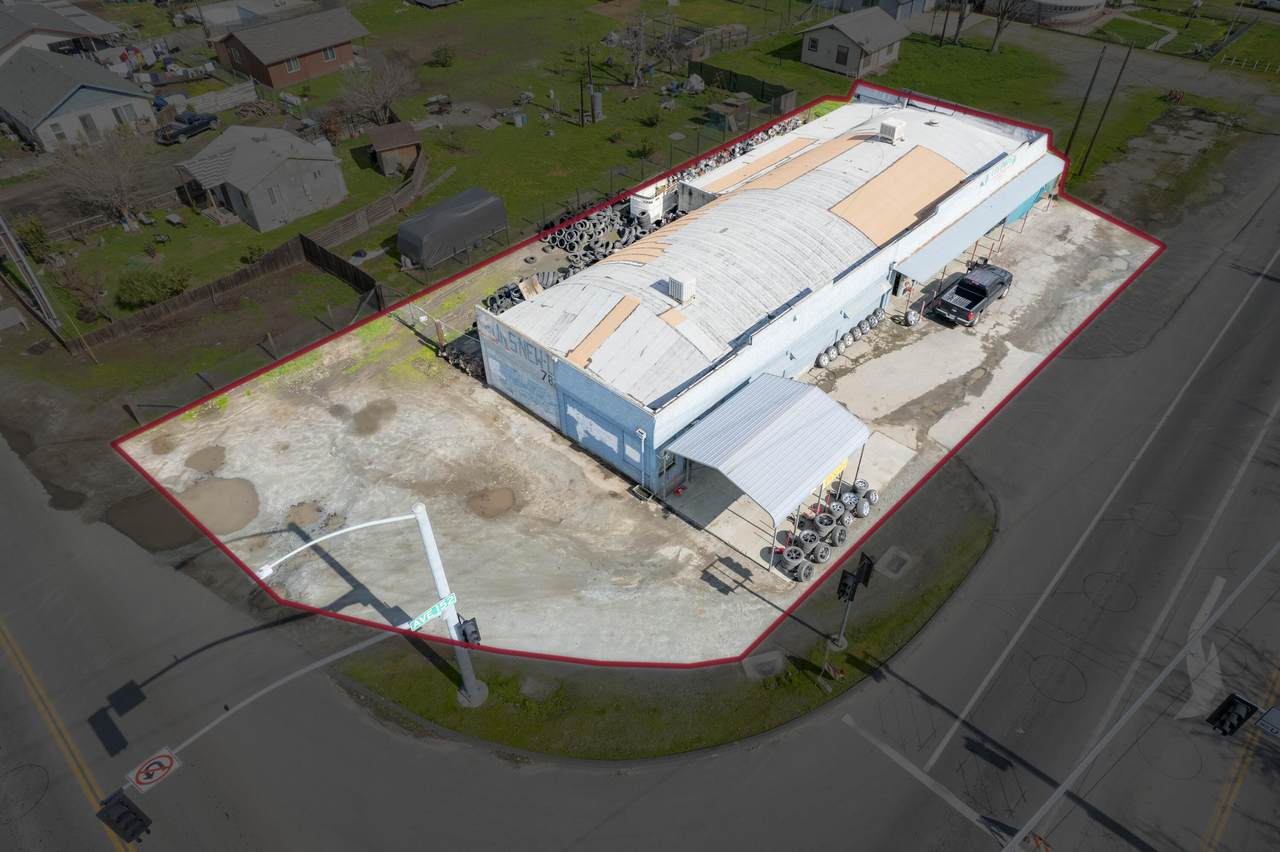 20830 Ave 152 - Photo 1