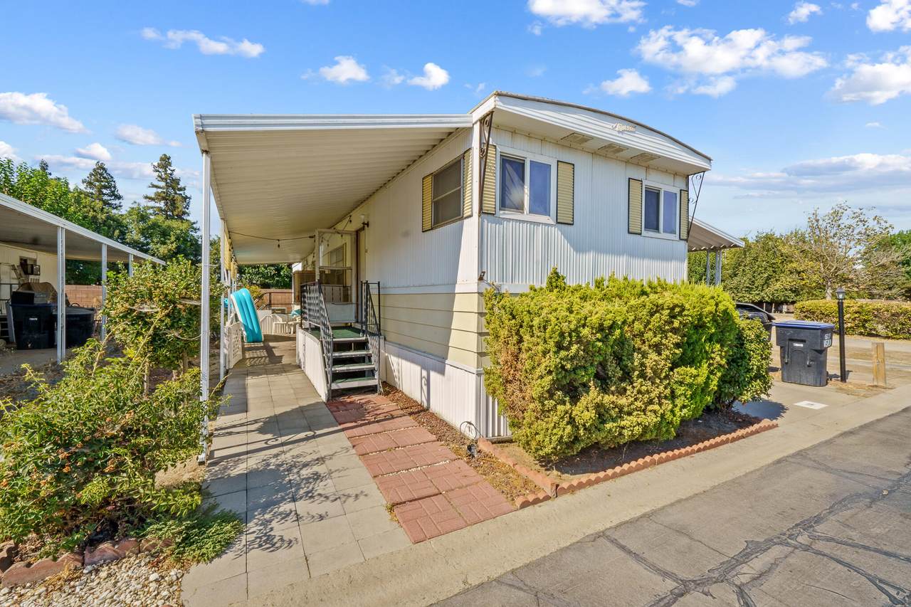 5505-113 Tulare Avenue - Photo 1