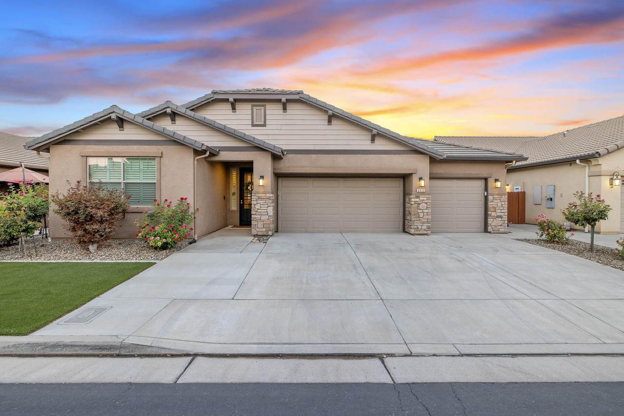 3933 Parkwood Street - Photo 1