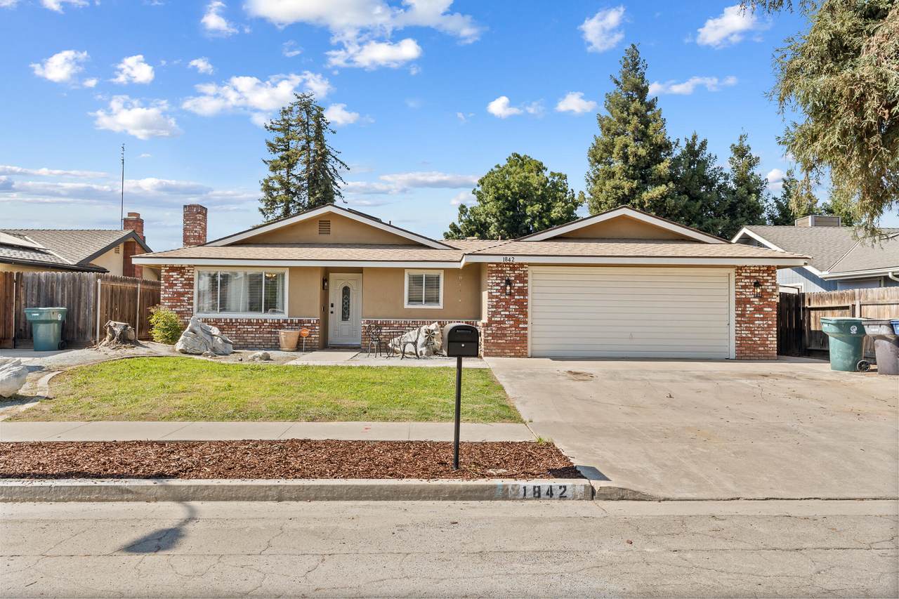 1842 Plymouth Avenue - Photo 1