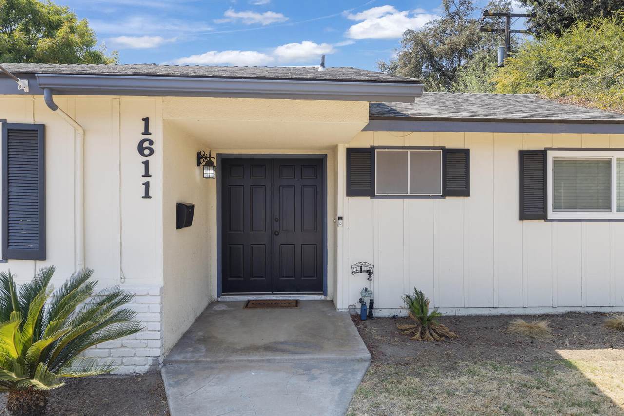 1611 Giddings Street - Photo 1